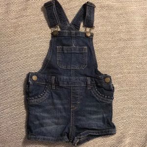 Gap shorts overall, 4T